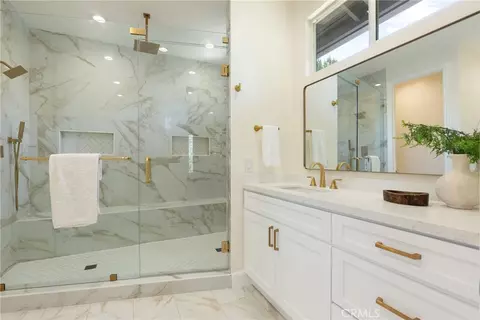 Bath - 267 Mesa Dr, Costa Mesa, CA 92627 photo 1 of 4