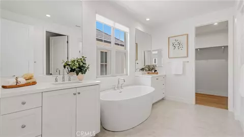 Bath - 218 Evaroad, Irvine, CA 92602 photo 1 of 4