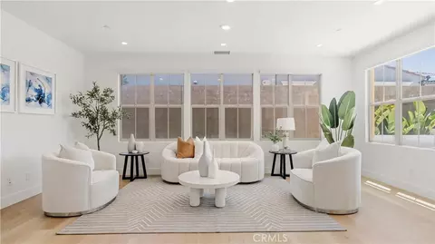 Living - 218 Evaroad, Irvine, CA 92602 photo 7 of 11