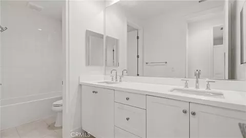 Bath - 218 Evaroad, Irvine, CA 92602 photo 4 of 4