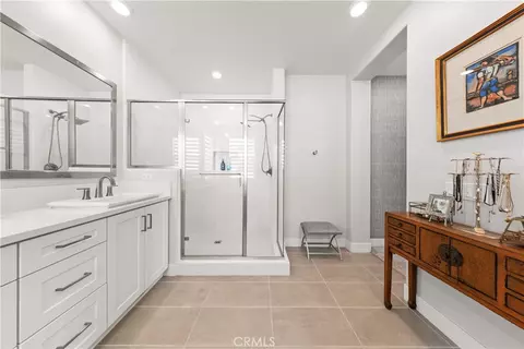 Bath - 272 Merit, Irvine, CA 92618 photo 6 of 7
