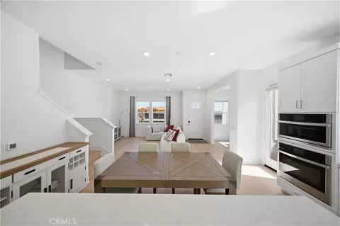 Entry Way - 643 Gadwall, Irvine, CA 92618 photo 5 of 11