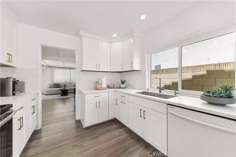 Kitchen - 13791 Solitaire, Irvine, CA 92620 photo 2 of 4