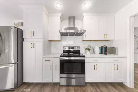 Kitchen - 13791 Solitaire, Irvine, CA 92620 photo 4 of 4