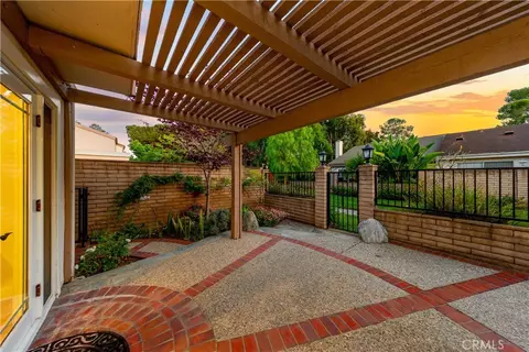 Exterior - 54 Willow Tree, Irvine, CA 92612 photo 5 of 6