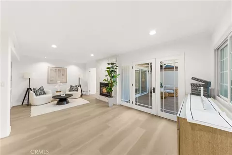 Living - 54 Willow Tree, Irvine, CA 92612 photo 1 of 3