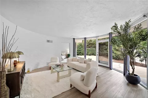 10540 W Olympic Blvd, Los Angeles, CA 90064