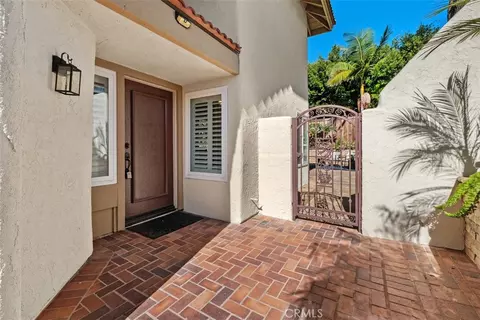 27 Campanero E, Irvine, CA 92620 photo 2