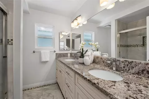Bath - 27 Campanero E, Irvine, CA 92620 photo 4 of 4