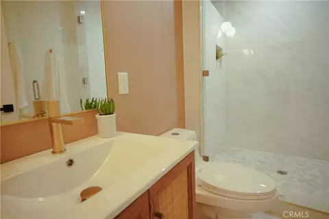 Bath - 808 S Los Robles, Pasadena, CA 91106 photo 2 of 5