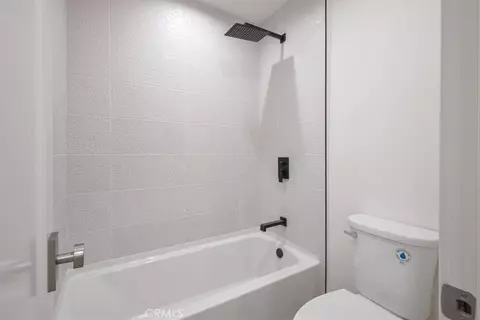 Bath - 229 Springview, Irvine, CA 92620 photo 1 of 2