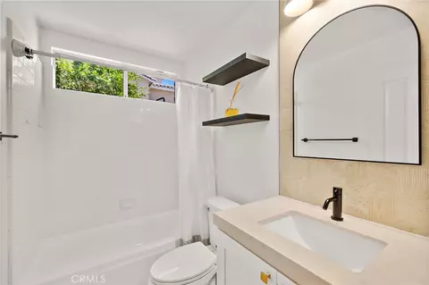 Bath - 410 De Anza Ct, Oceanside, CA 92057 photo 1 of 5
