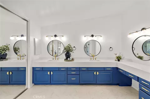 Bath - 410 De Anza Ct, Oceanside, CA 92057 photo 2 of 5