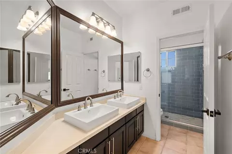 Bath - 410 De Anza Ct, Oceanside, CA 92057 photo 4 of 5