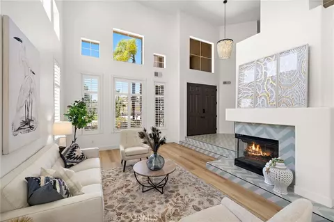 Living - 410 De Anza Ct, Oceanside, CA 92057 photo 3 of 5