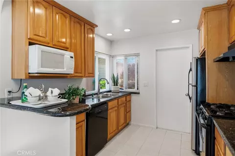 Kitchen - 3 Willow Tree, Irvine, CA 92612 photo 2 of 4