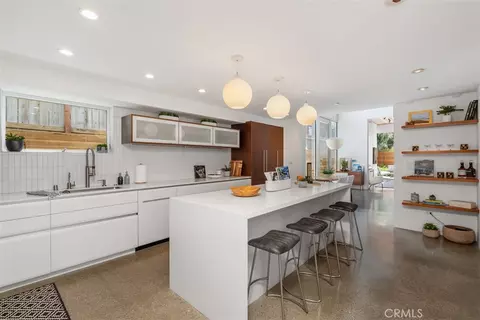 Kitchen - 417 Sunset, Venice, CA 90291 photo 3 of 3