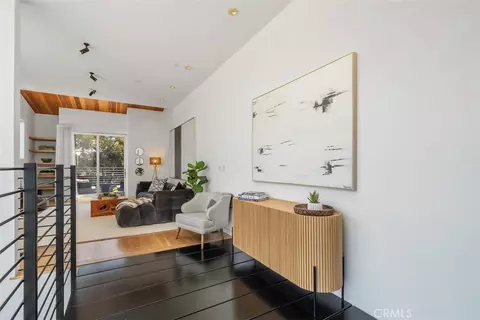Entry Way - 417 Sunset, Venice, CA 90291 photo 2 of 3