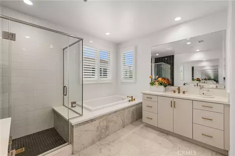Bath - 242 Sutters Ml, Irvine, CA 92602 photo 2 of 2