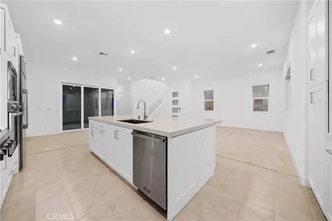 141 Sawbuck, Irvine, CA 92618 photo 9