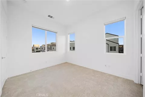 141 Sawbuck, Irvine, CA 92618 photo 32