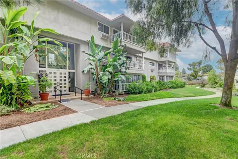 2399 Via Mariposa W Unit 1-f W, Laguna Woods, CA 92637