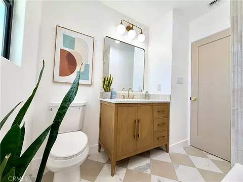 Bath - 5710 E Killdee, Long Beach, CA 90808 photo 9 of 10