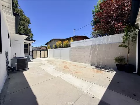 Exterior - 5710 E Killdee, Long Beach, CA 90808 photo 10 of 11