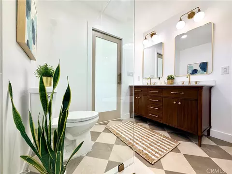 Bath - 5710 E Killdee, Long Beach, CA 90808 photo 5 of 10