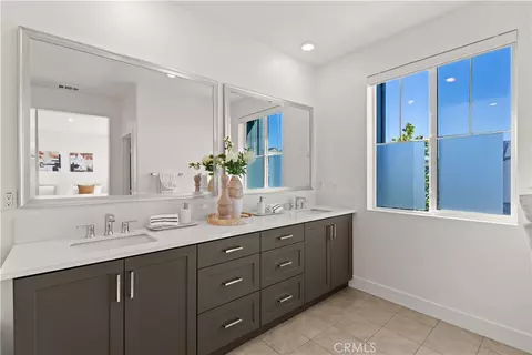 372 Baluster, Irvine, CA 92618 photo 18