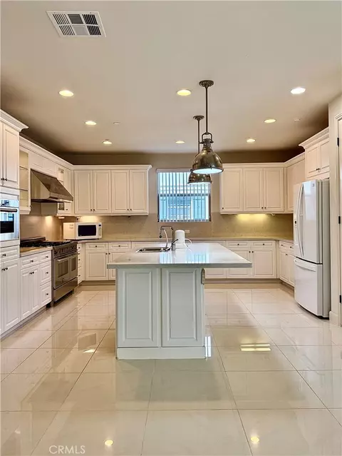 Kitchen - 244 Desert Bloom, Irvine, CA 92618 photo 3 of 3