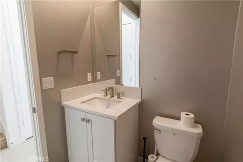 301 Baluster, Irvine, CA 92618 photo 8