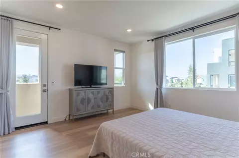 301 Baluster, Irvine, CA 92618 photo 10