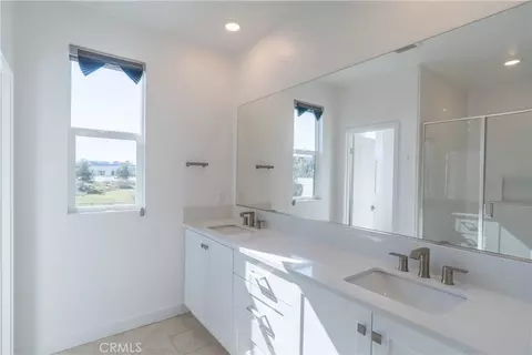301 Baluster, Irvine, CA 92618 photo 23