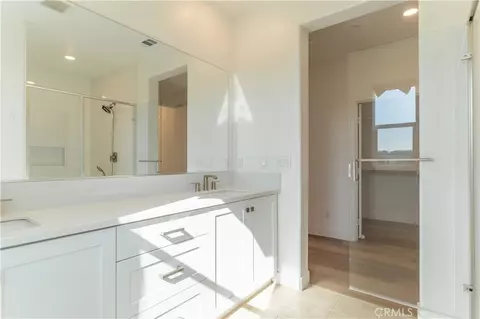 301 Baluster, Irvine, CA 92618 photo 14