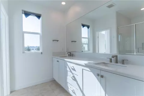 301 Baluster, Irvine, CA 92618 photo 12