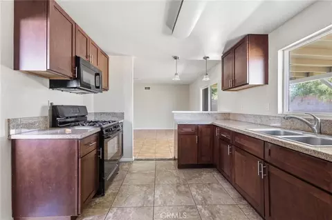 Kitchen - 2928 Hilldale, Simi Valley, CA 93063 photo 2 of 2