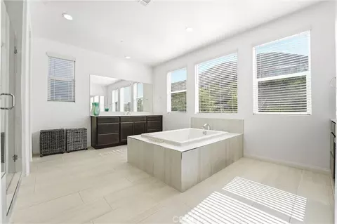 Bath - 35817 Shetland E, Fallbrook, CA 92028 photo 2 of 2