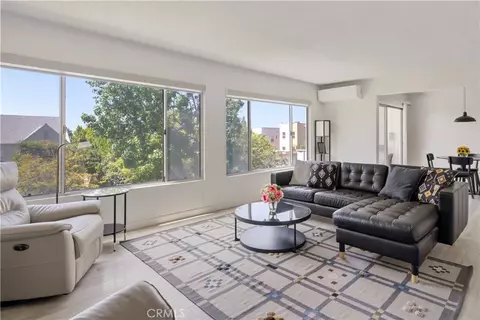 4343 Finley Ave #27, Los Angeles, CA 90027
