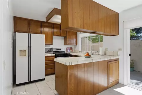 34 Exeter, Irvine, CA 92612 photo 13