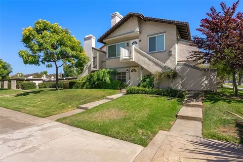 34 Exeter, Irvine, CA 92612 photo 3