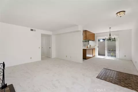 34 Exeter, Irvine, CA 92612 photo 8