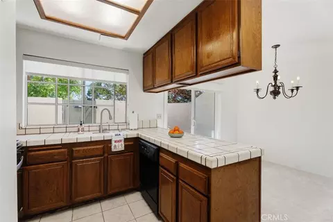 34 Exeter, Irvine, CA 92612 photo 15