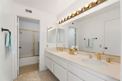 34 Exeter, Irvine, CA 92612 photo 24
