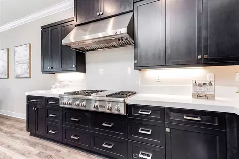 Kitchen - 156 Scale, Irvine, CA 92618 photo 3 of 5