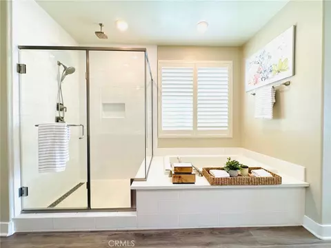 Bath - 156 Scale, Irvine, CA 92618 photo 6 of 6