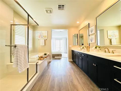 Entry Way - 156 Scale, Irvine, CA 92618 photo 5 of 5