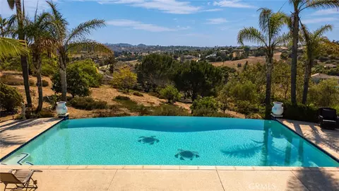 Exterior - 3807 Wendi Ct, Fallbrook, CA 92028 photo 5 of 13