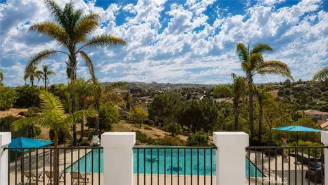 Exterior - 3807 Wendi Ct, Fallbrook, CA 92028 photo 4 of 13