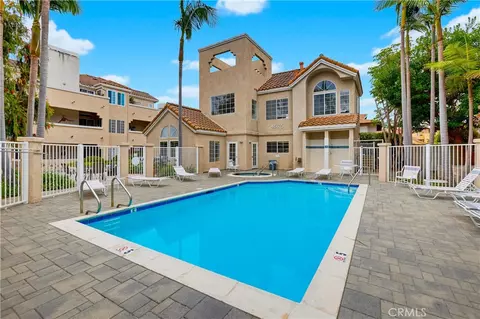 4581 Warner #302, Huntington Beach, CA 92649